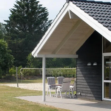 Four-bedroom Holiday In 3