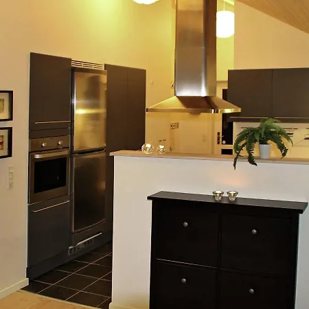 Four-bedroom Holiday In 3
