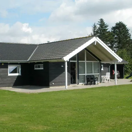 Four-bedroom Holiday In 3 *