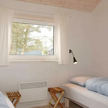 Four-bedroom Holiday In 3
