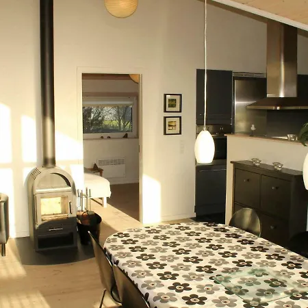 Four-bedroom Holiday In 3 * Oksbøl